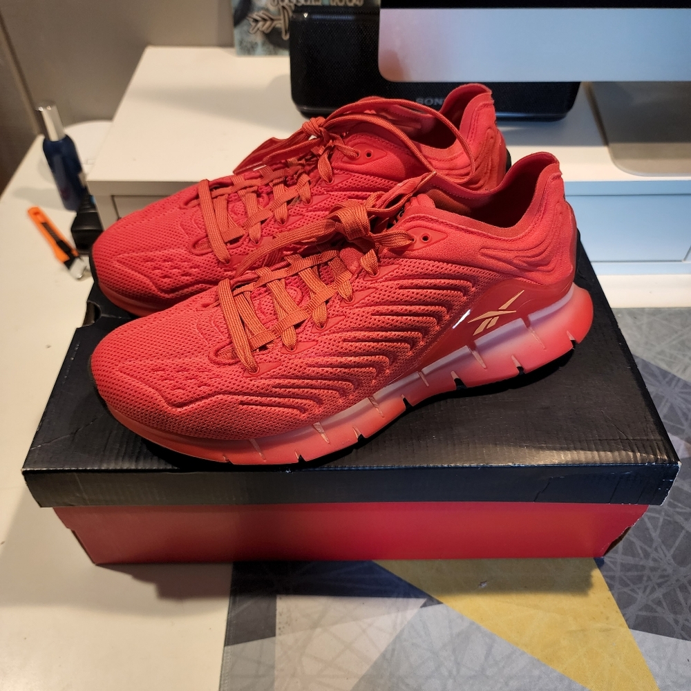 Men's Reebok zig kinetica shoes size 9.5